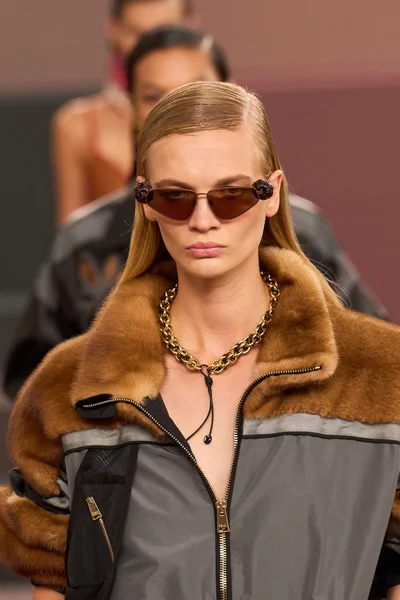 Look 104
